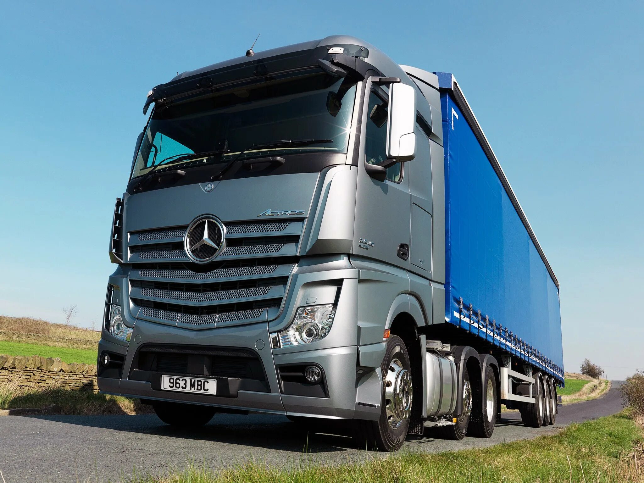 Куплю грузовой автомобиль. Мерседес Бенц Актрос. Mercedes-Benz Actros 2545. Тягач Мерседес Бенц Актрос. Мерседес Актрос 2015.