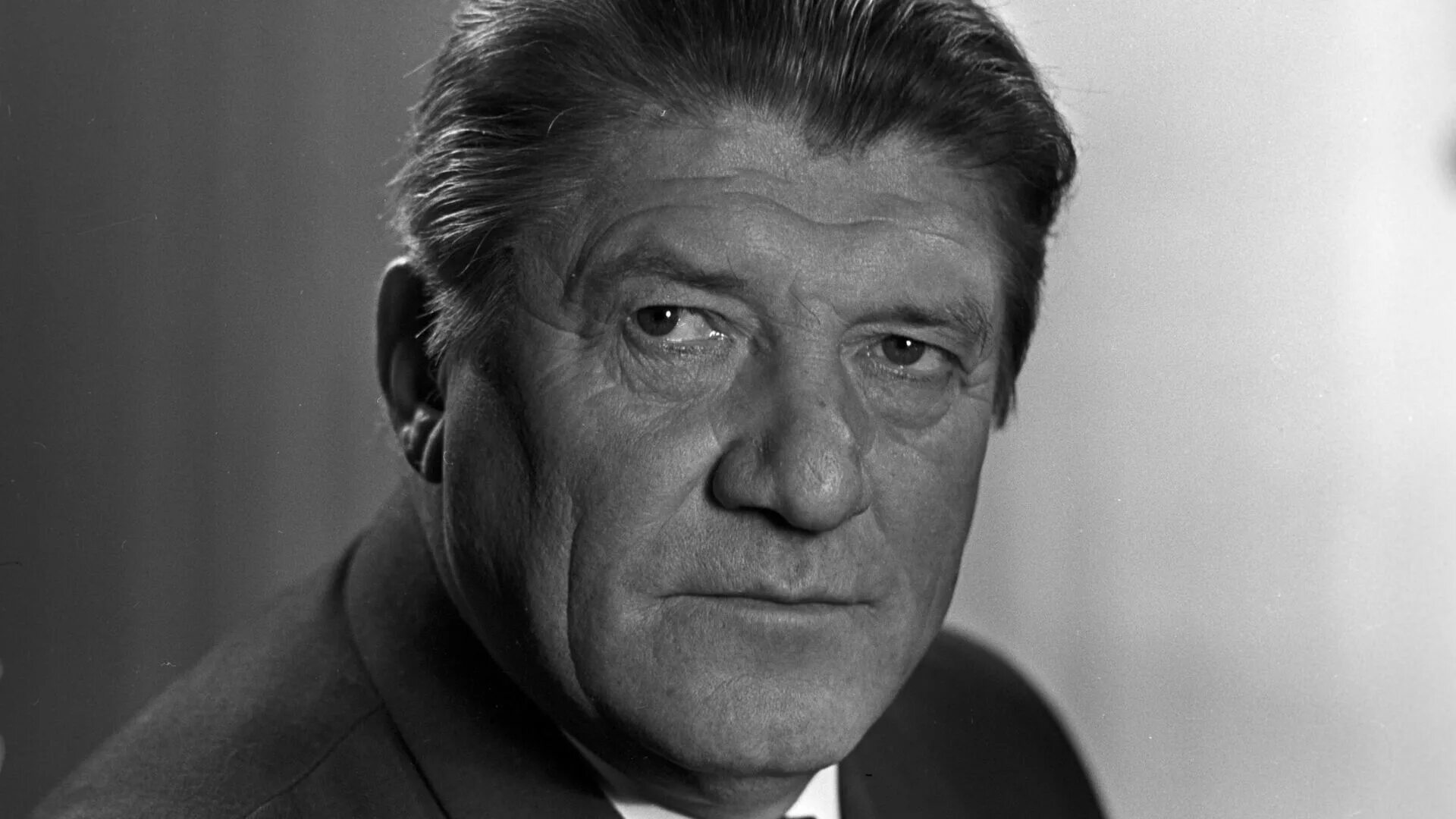 николаем крючковым. николаем крючковым.