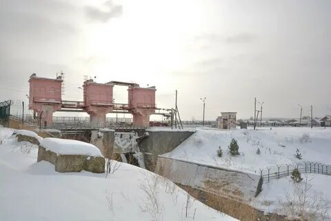 Из какого дерева строили плотину уральских заводов