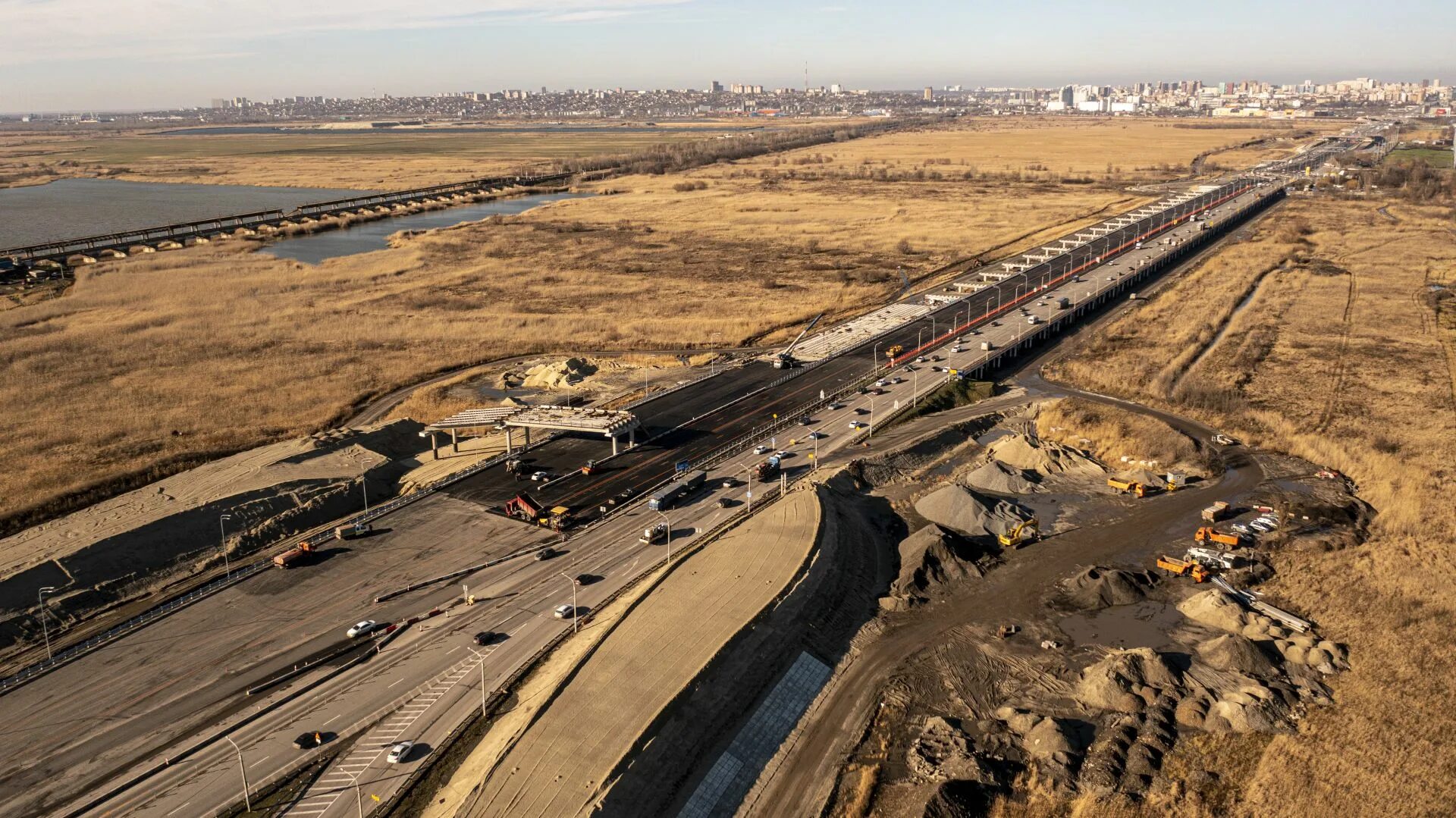 Ростов передвижение. Пойменный мост в Ростове-на-Дону. Ростов Батайск мост. Южный подъезд к Ростову-на-Дону. Ростов Южный подъезд.