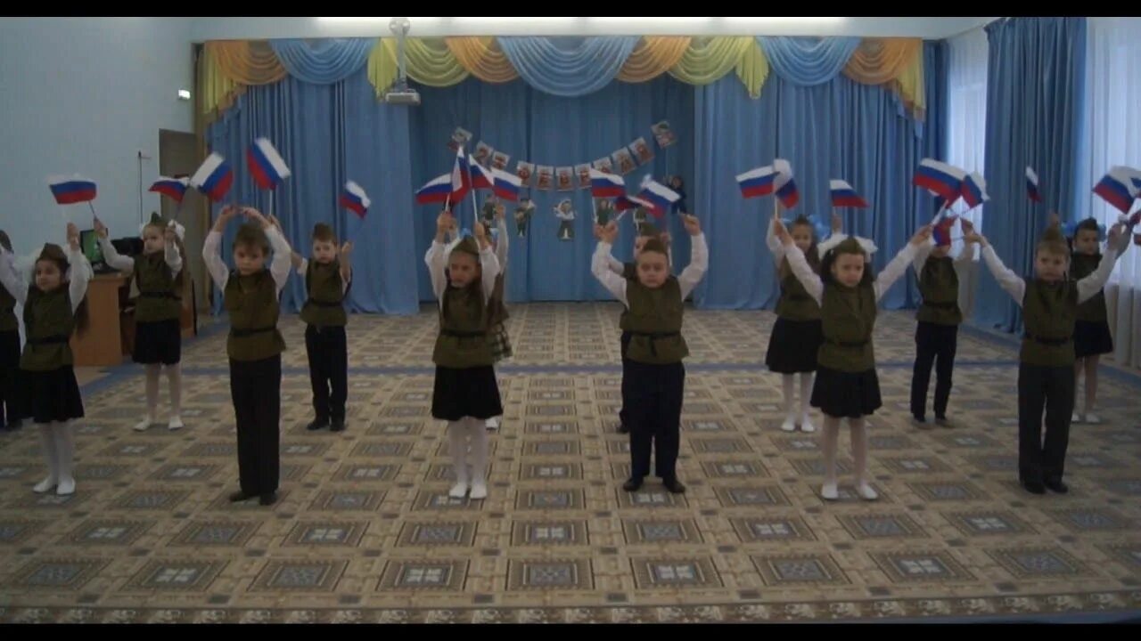 Танец мы лучшие в детском саду. Танец служить России в детском саду в подготовительной группе. Танец на 23 февраля в детском саду. Танцы в детском саду подготовительная группа. Танец на 23 февраля в детском саду подготовительная.