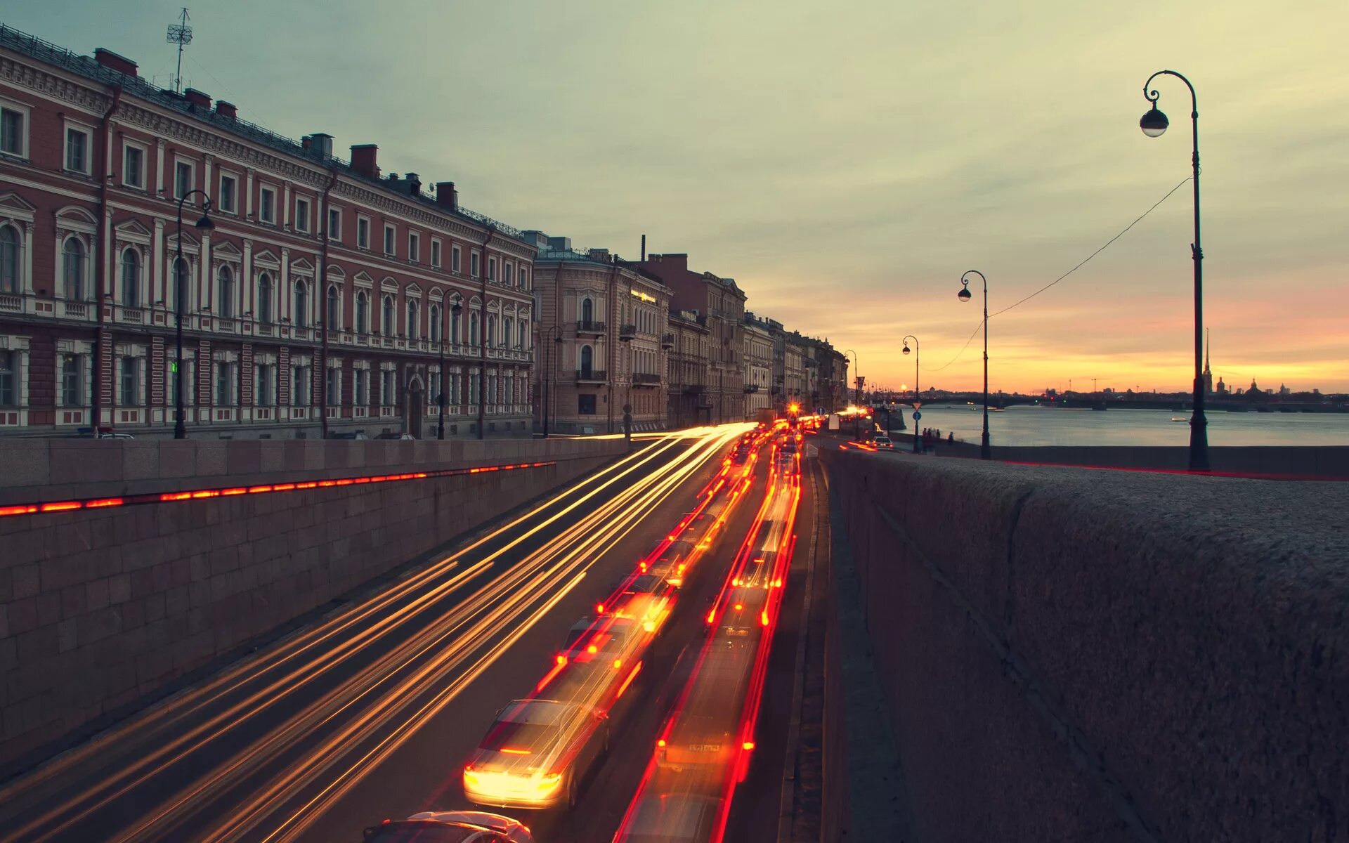 Санкт-Петербург. Средний проспект Васильевского острова. Вечерний Санкт-Петербург. Питерские улочки. Улица большая дорога