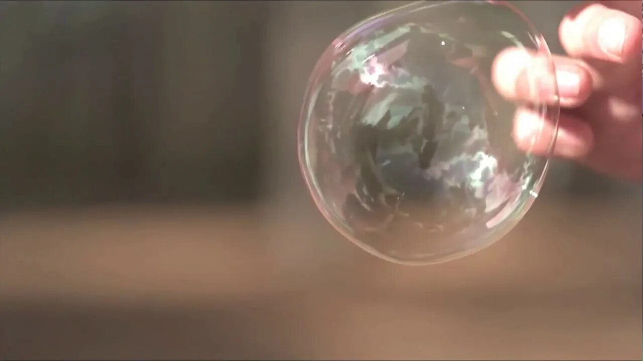 Пузырек воздуха в трубке. Мыльные пузыри. Мыльный пузырь лопнул. Мыльный пузырь лопается. Гифка пузыри.