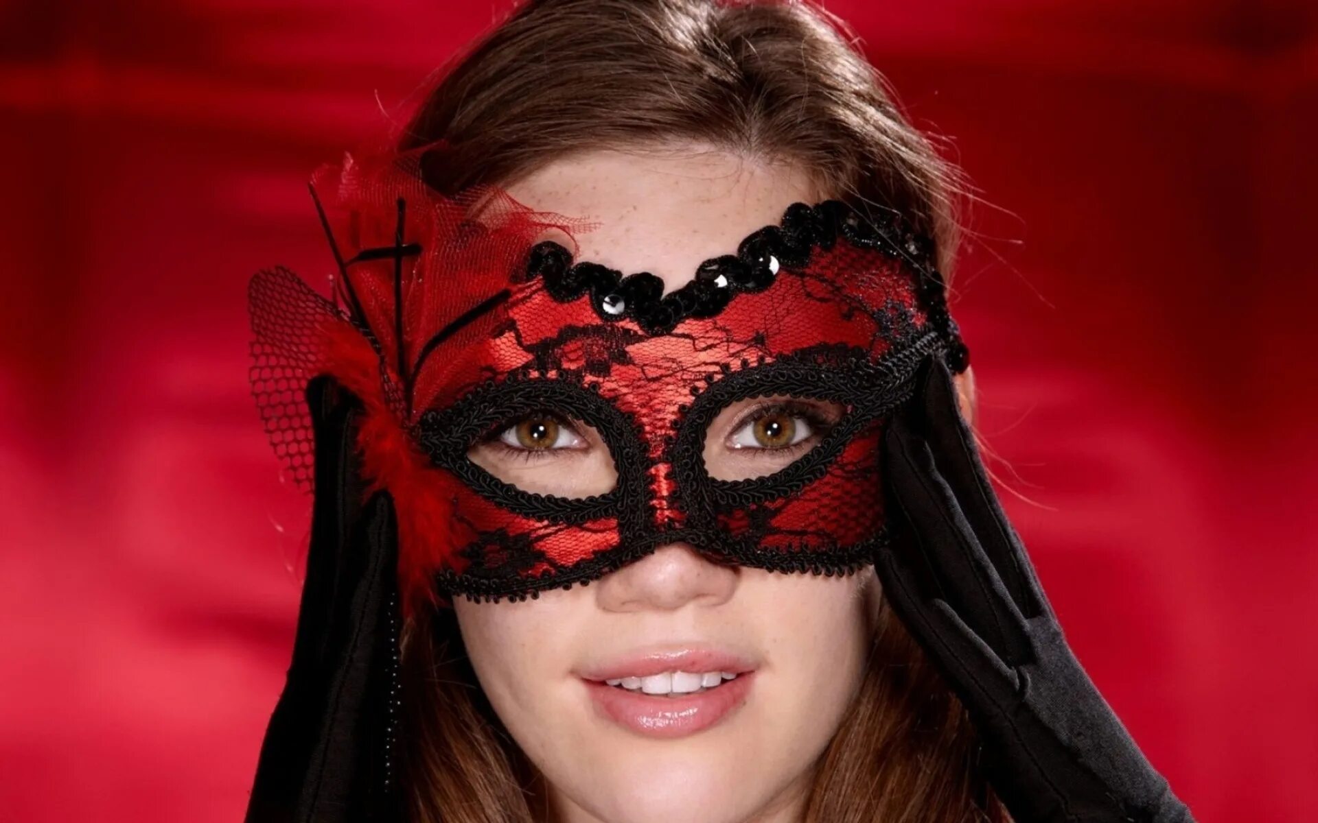 Девушка в маске. Девушка в маске. Где найти маску девушки. Где найти маску девушки. Красивая девушка в маске.