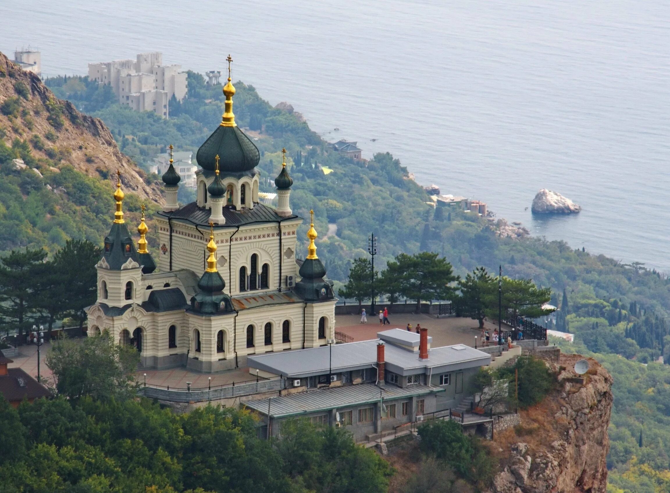 Храм на крымского. Форосский храм, ялта. форосская церковь на горе. воскресенская церковь (форос). монастырь форос форосский монастырь.