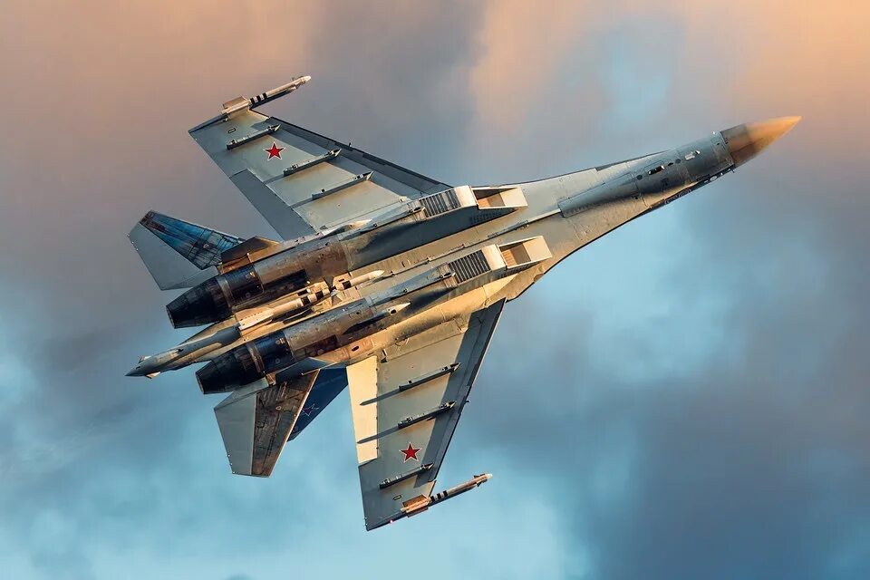 Истребитель су-35. Самолёт су-35. Истребитель су-35. Истребитель су-35см. Су 35 вооружение.
