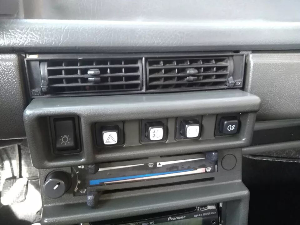 Кнопки торпеды ваз. Кнопки на панели ваз 2114. Кнопки на торпеде ваз 2113. Кнопки на панели ваз 2114. Панель ваз 2114 аварийка.