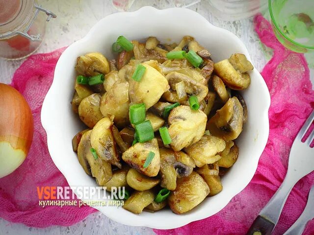 Шампиньоны на сковороде с луком и морковью. Шампиньоны на сковороде с луком и морковью. Тушеная капуста с грибами. Шампиньоны жареные на сковороде с луком и морковью. Шампиньоны на сковороде с луком и морковью.