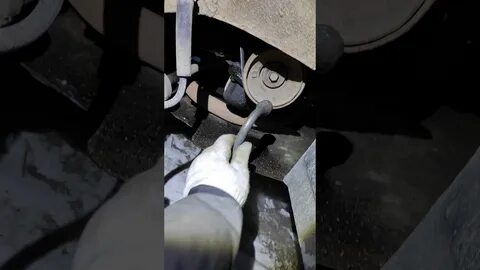 Не откручивается болт коленвала