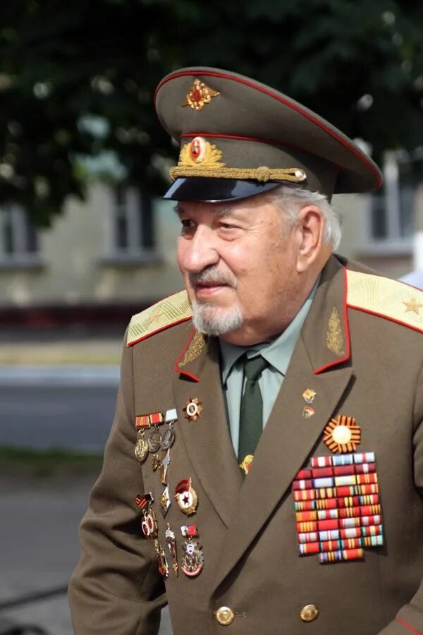 Старые генералы найти