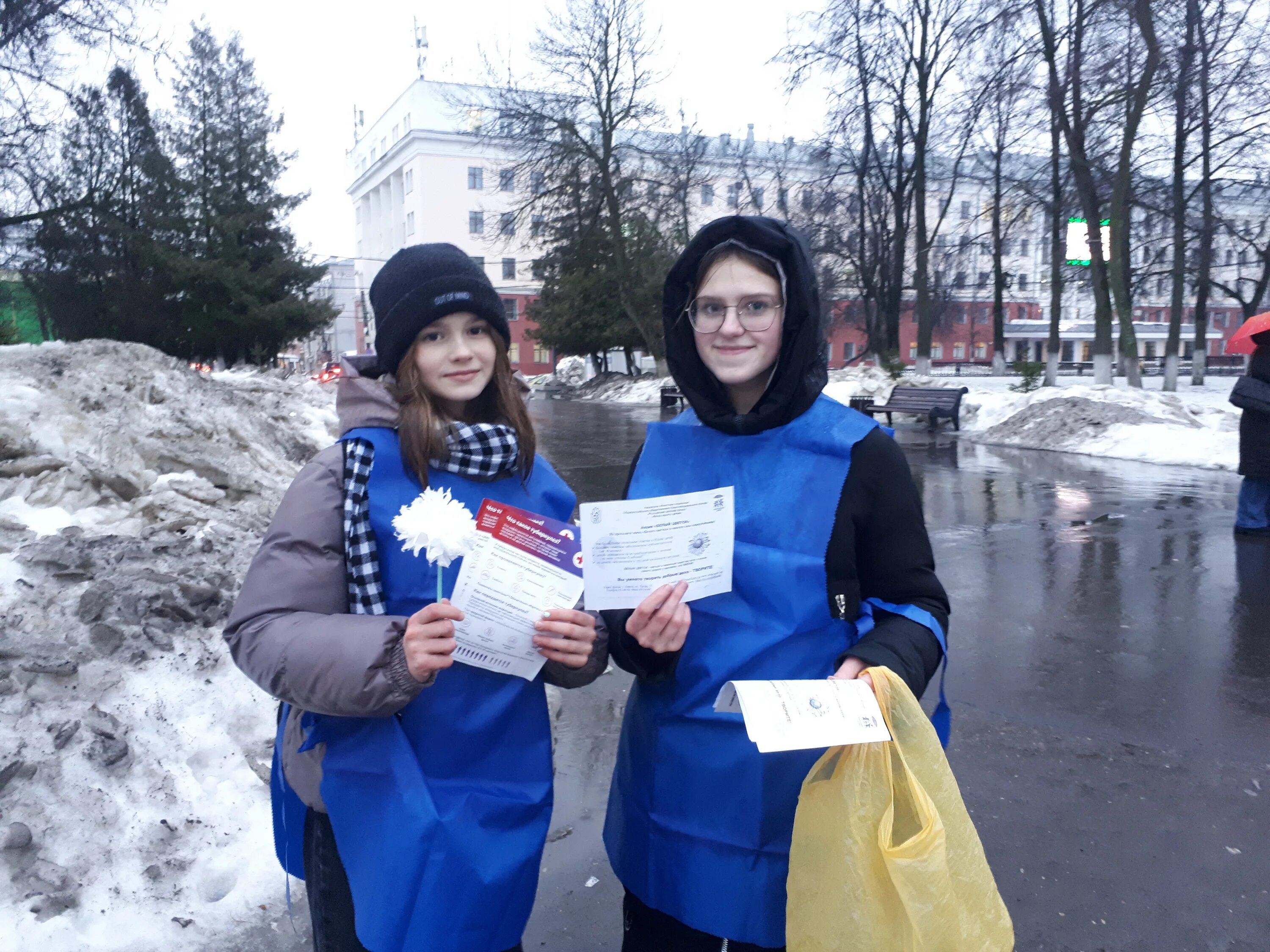 Бел акция. Бел акция. Белорусские продукты. Bellaruskiy product tekst sostav. Символ благотворительности белый цветок.