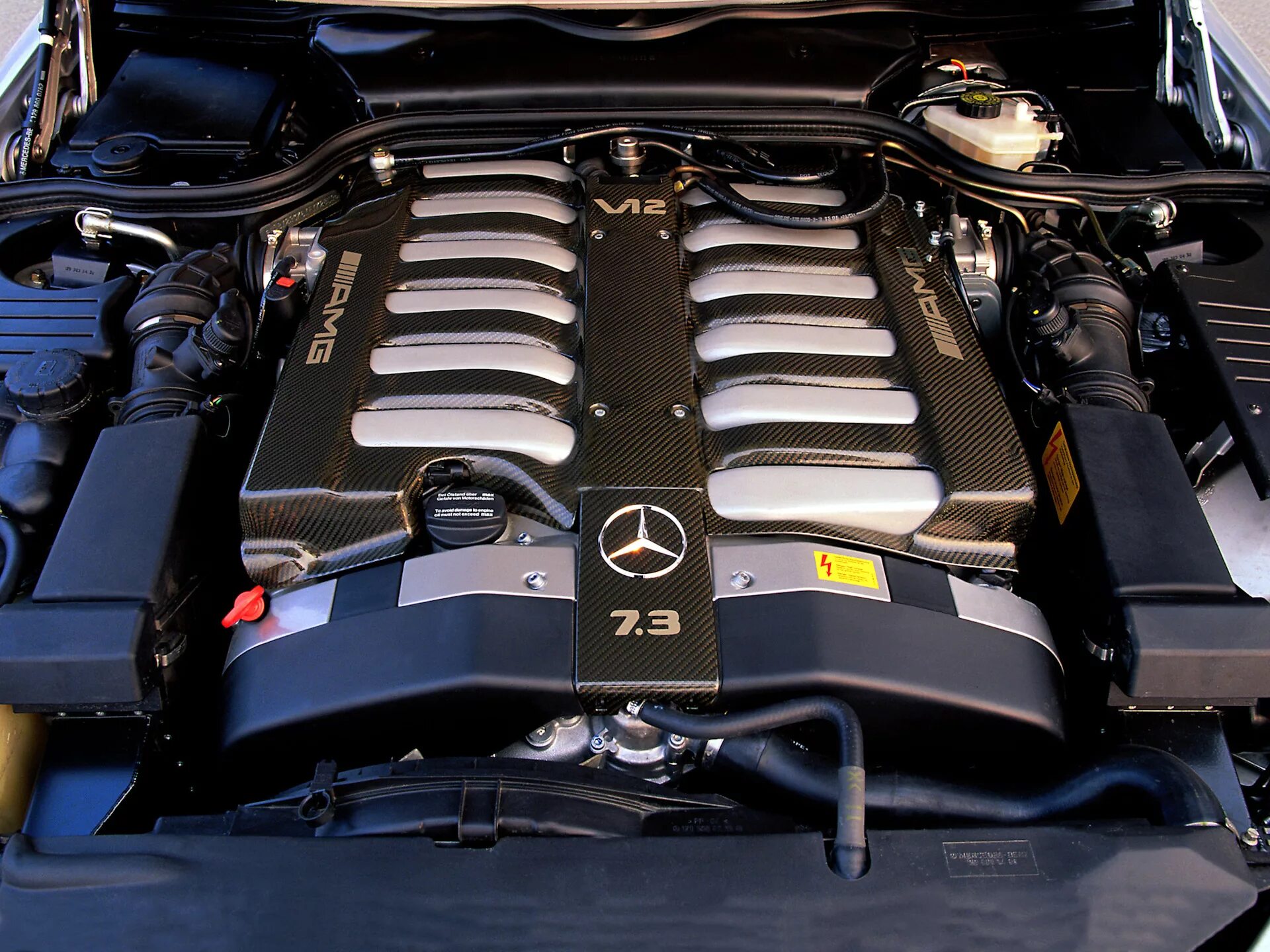 W140 v12. Mercedes-Benz sl73 AMG. V12 двигатель Mercedes 600s. Мерседес 140 v12 мотор. Мерседес Бенц АМГ мотор v12.