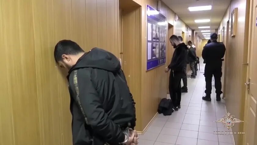 Чиновники осужденные в приволжским районе астрахани в2022 году. Осудили мошенников. Осудили мошенников. Преступная группа. Осудили мошенников.