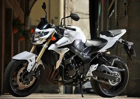 Suzuki gsr 750