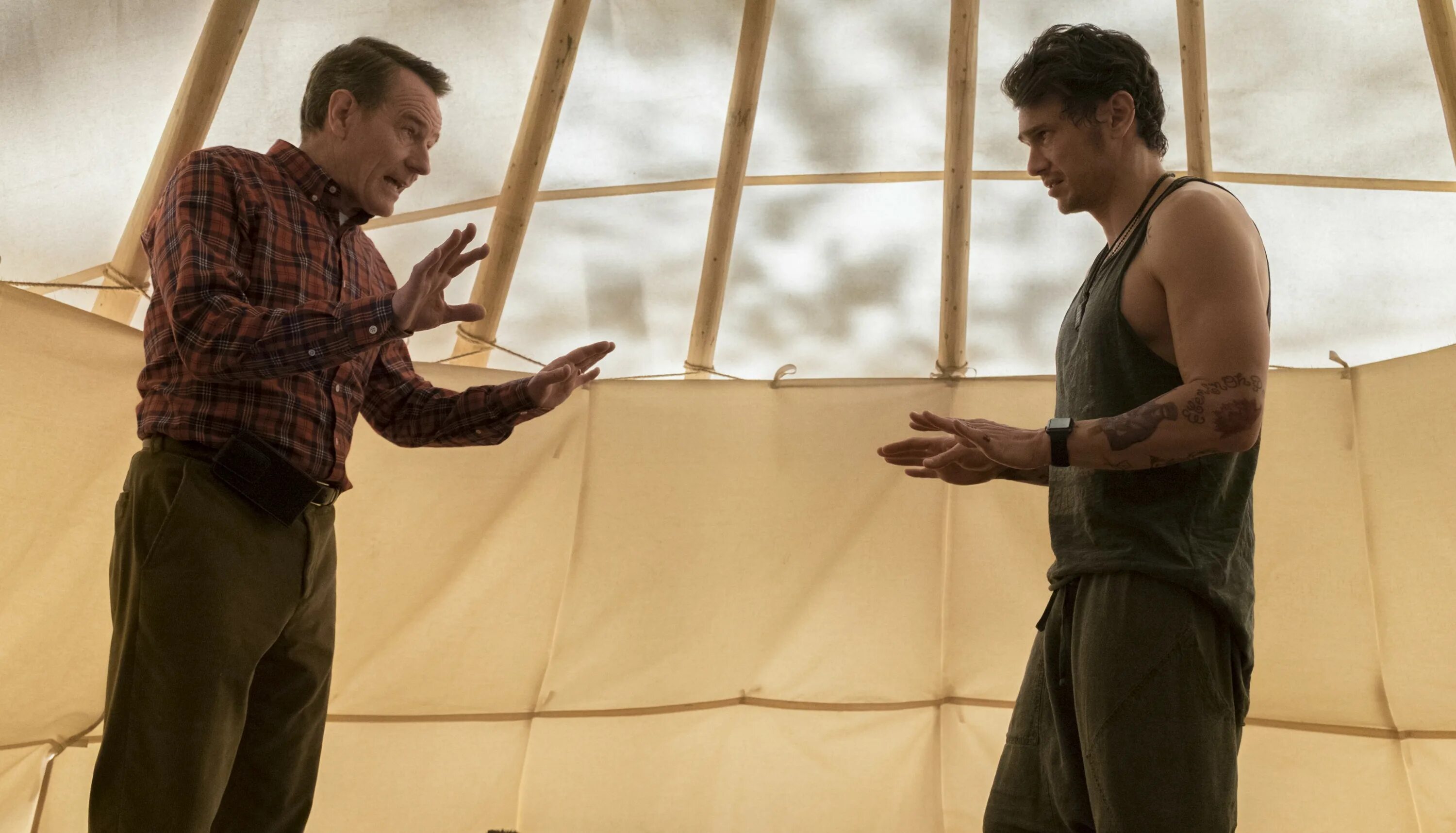 Зои дойч и джеймс франко. Кадры из фильма почему он джеймс франко. Двадцатый век фокс джеймс франко брайан крэнстон. Why him фильм. Комедия про богатого парня.