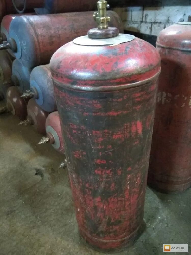 Газовый баллон старого образца. Иранский газовый баллон. Замена старых газовых баллонов на новые. Пропановый баллон старый. Газовый баллон старого образца.