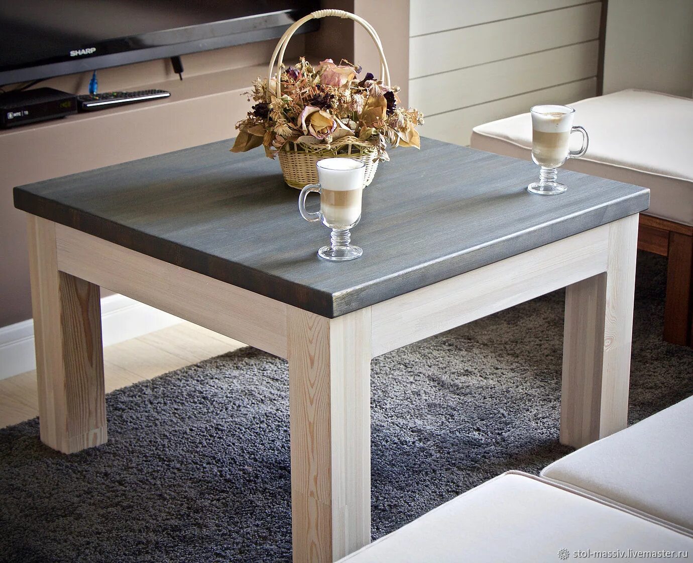 Стол уличный лиственница. Стол из лиственницы. Уличный стол из лиственницы. Столик из лиственницы. Журнальный столик из массива лиственницы.