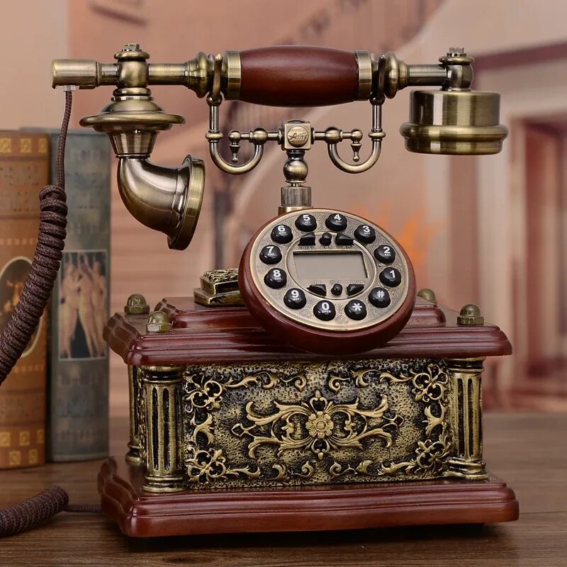 Домашний телефон казань. Антикварный телефонный аппарат. Телефонный аппарат ретро. Старинный телефон. Телефонный аппарат под старину.