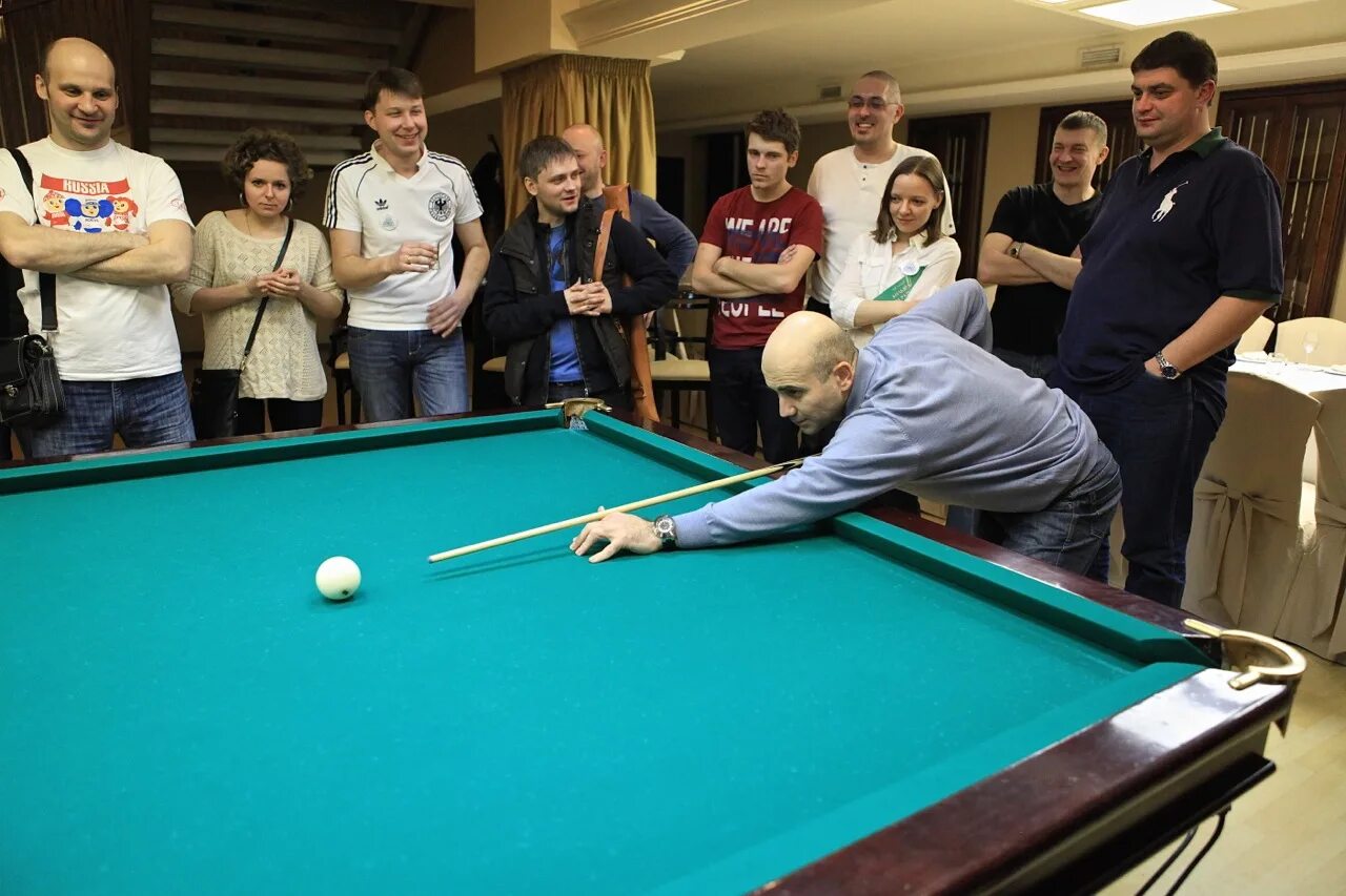 Бильярд белгород. Бильярд магадан. Бильярдный стол юнкер 6 фт. Клуб лидер бильярд. Бильярд белгород.