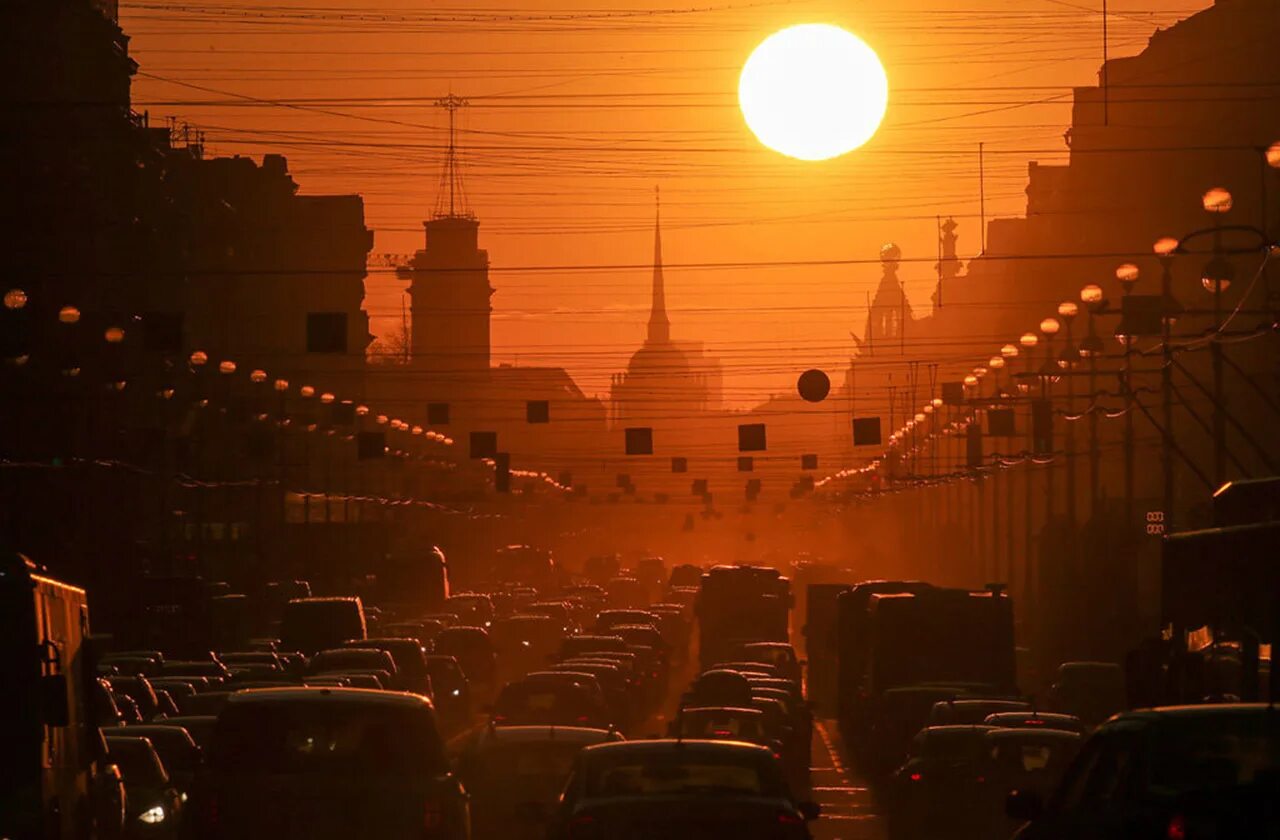 Лето 2010 года в россии. Аномальная жара в Москве 2010. Лето 2010 жара в Москве. Лето 2010 года аномальная жара. Смог в Москве 2010.