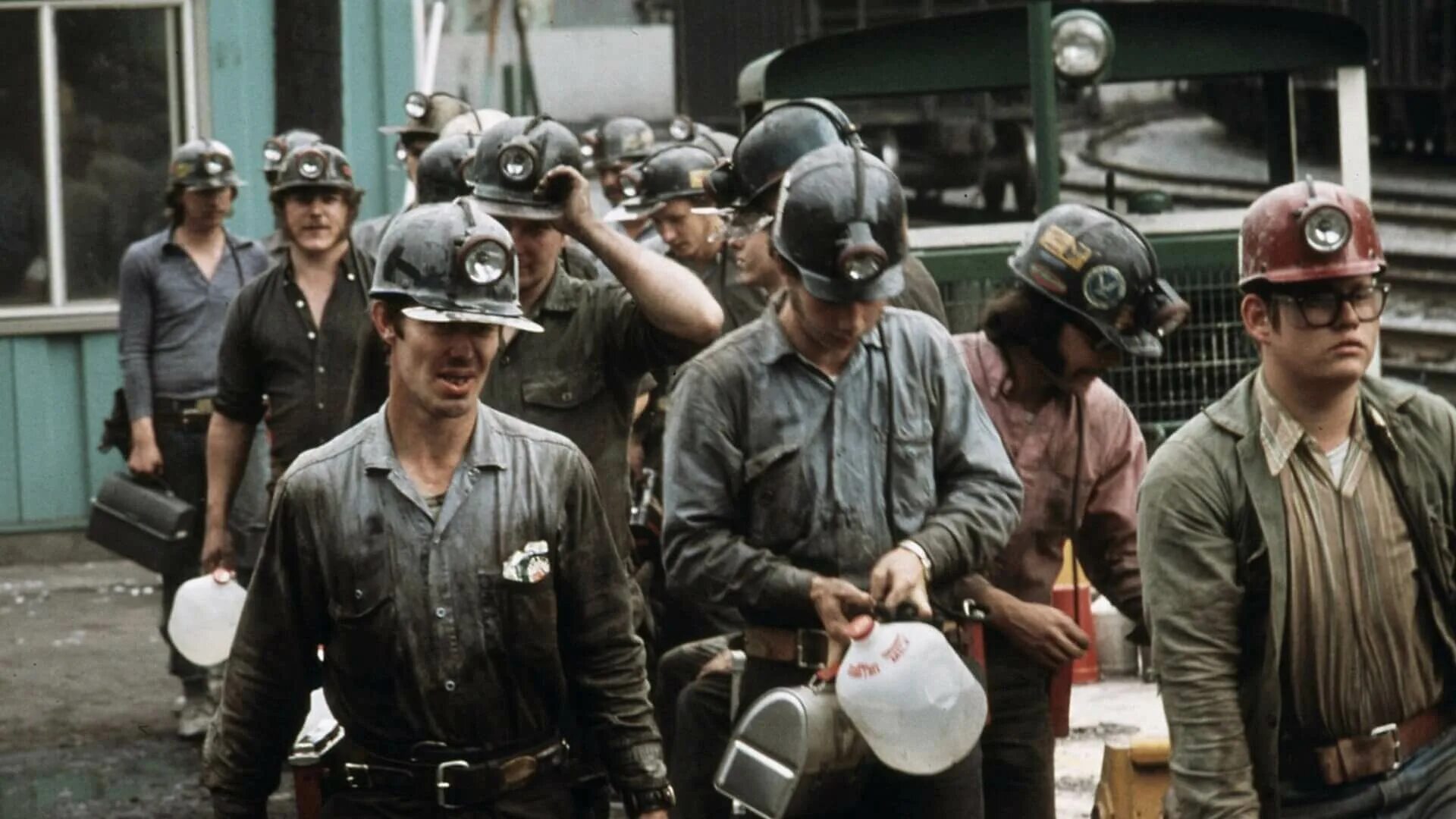 Современный рабочий класс. Бастующие шахтёры в США. Рабочий класс Америка. Элита рабочего класса. Появление рабочего класса