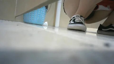 Korean pissing in Bed 