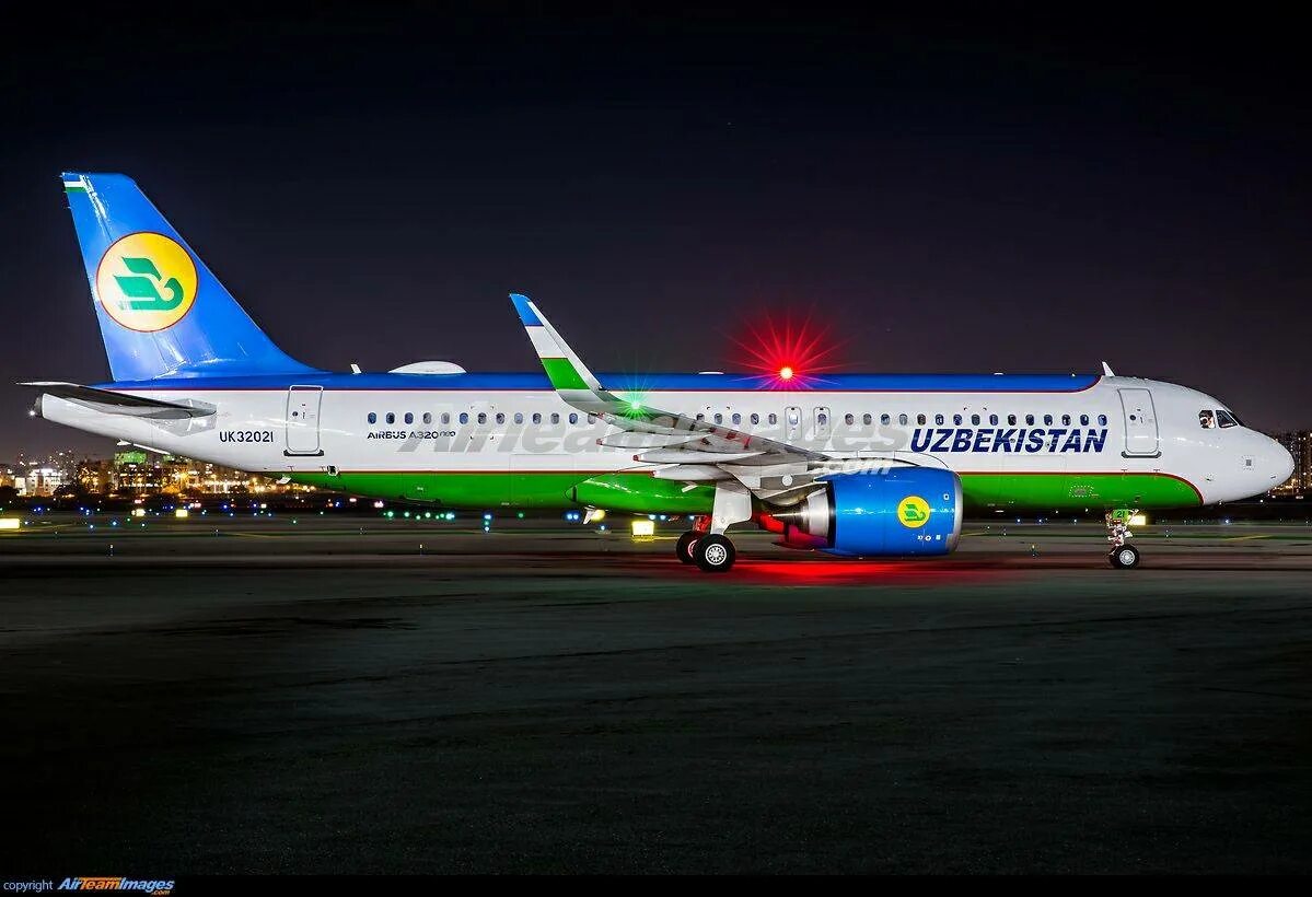 Узбекистон хаво йуллари авиабилеты москва. Аэробус а321 Нео Uzbekistan Airways. A320 Uzbekistan Airways. Airbus a320neo узбекские авиалинии. Самолет Узбекистон хаво йуллар.