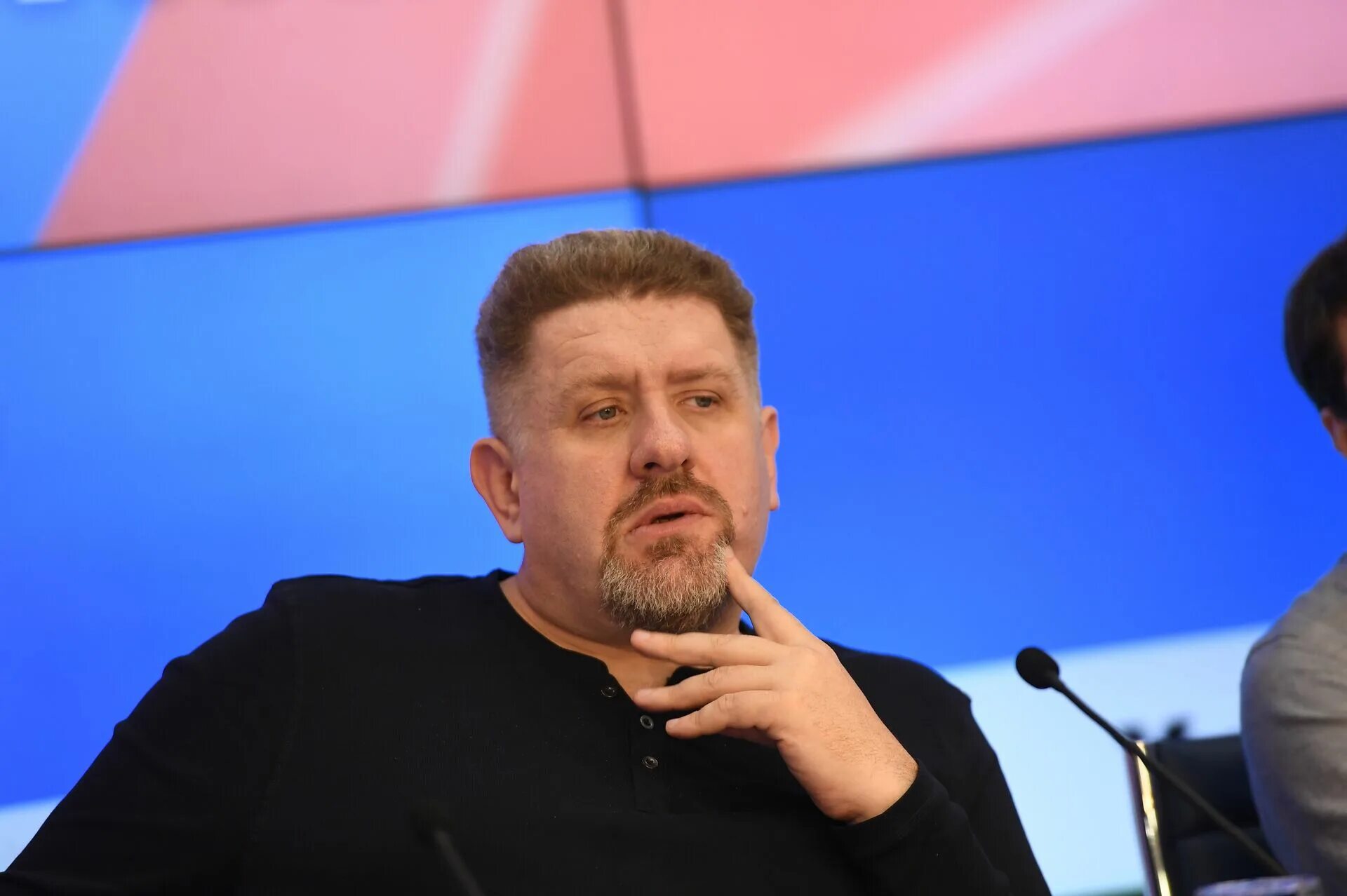 Интервью украинского политолога. Интервью украинского политолога. Интервью украинского политолога. Крымский политолог. Украинские политологи фото.