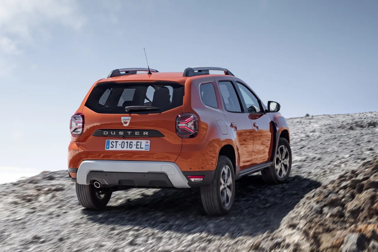 Renault duster 4. Новая рено дастер полный привод. Dacia duster 2021. Renault duster 2018. Новая рено дастер полный привод.