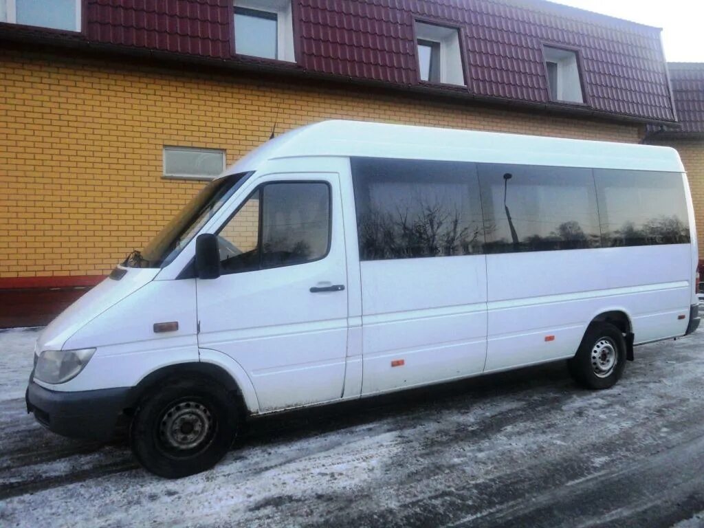 Купить автобус мерседес спринтер motors ru. Мерседес Спринтер пассажирский. Mercedes Sprinter 17 мест. Микроавтобус Мерседес 17 мест. Автобус Спринтер места 17.