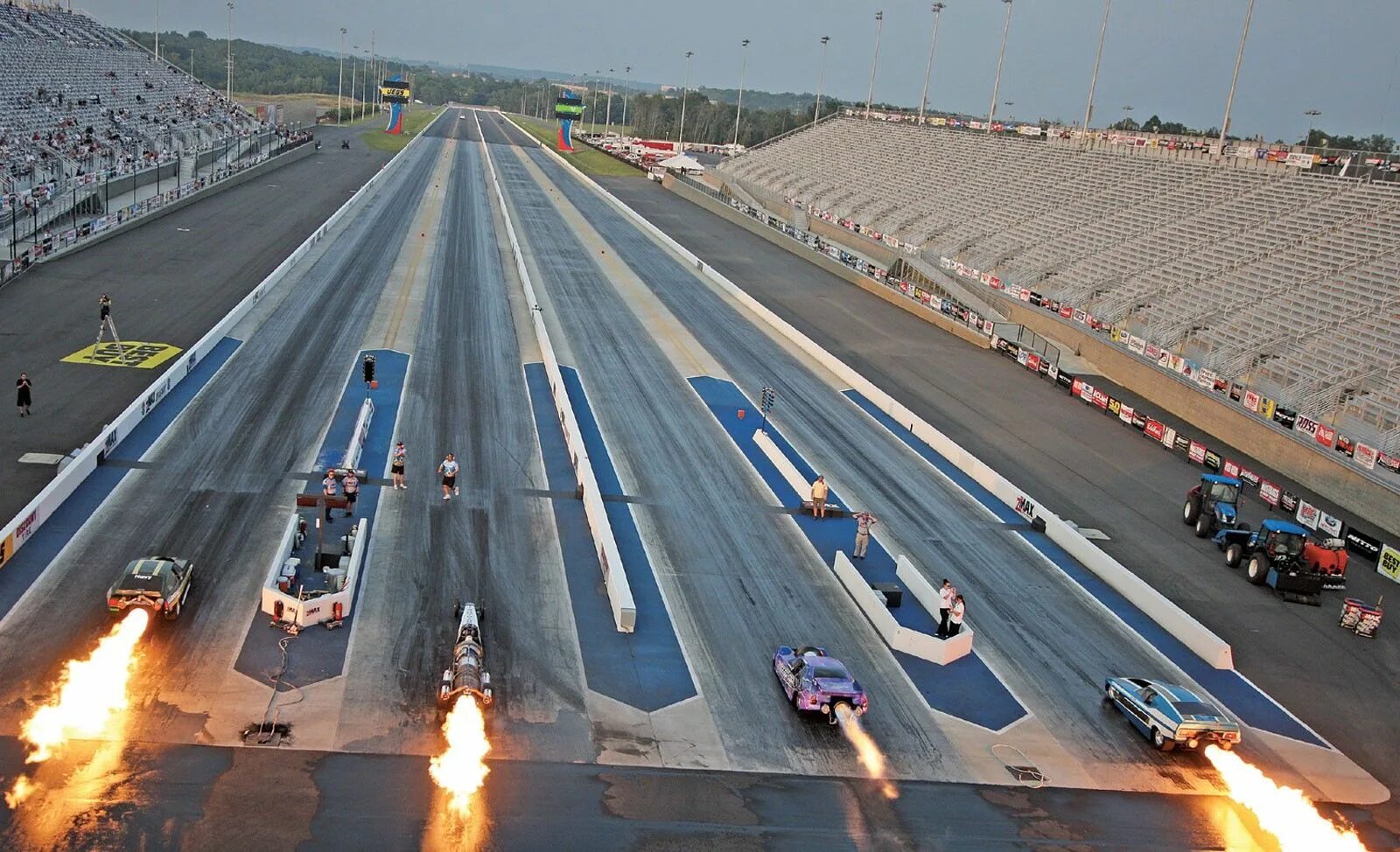 Drag Racing гонки. Драг рейсинг гонка. Драг. Гоночная трасса Америка. Покажи трассу машин