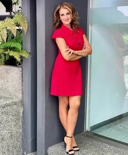 Flor Rubio Feet (17 images). 