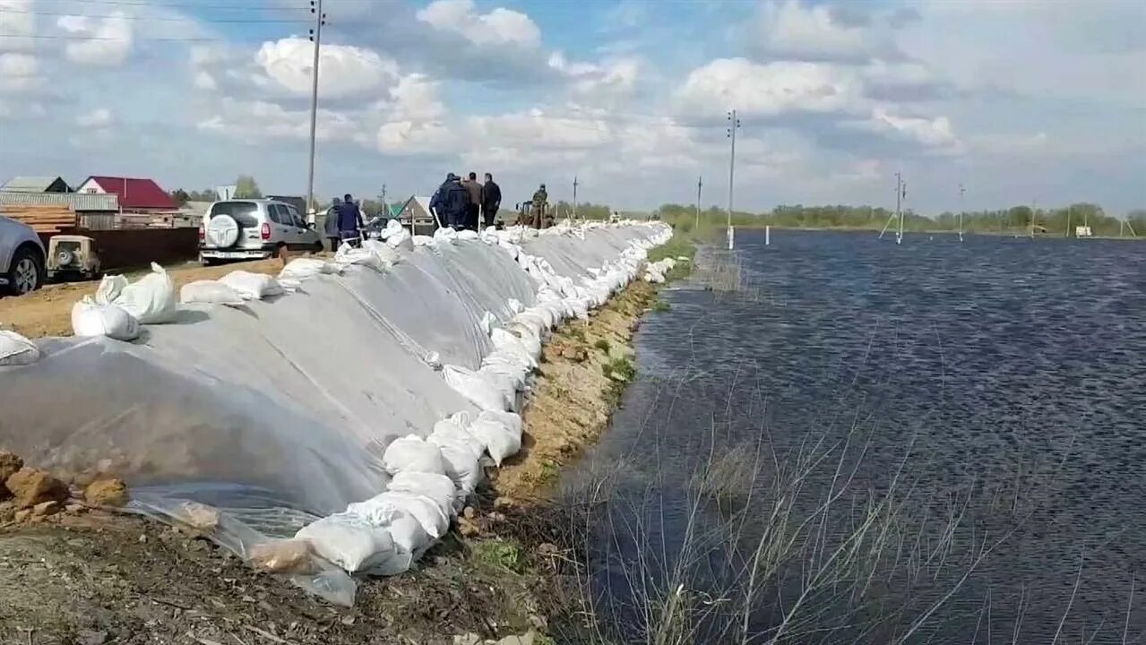 Как бороться с паводками. Ишим (град). Противопаводковые сооружения. Защитная дамба от паводка. Противопаводковые зумфы.