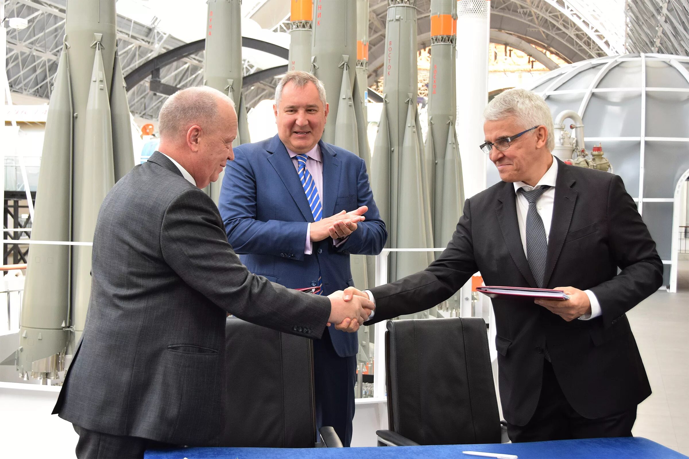 контракты роскосмос