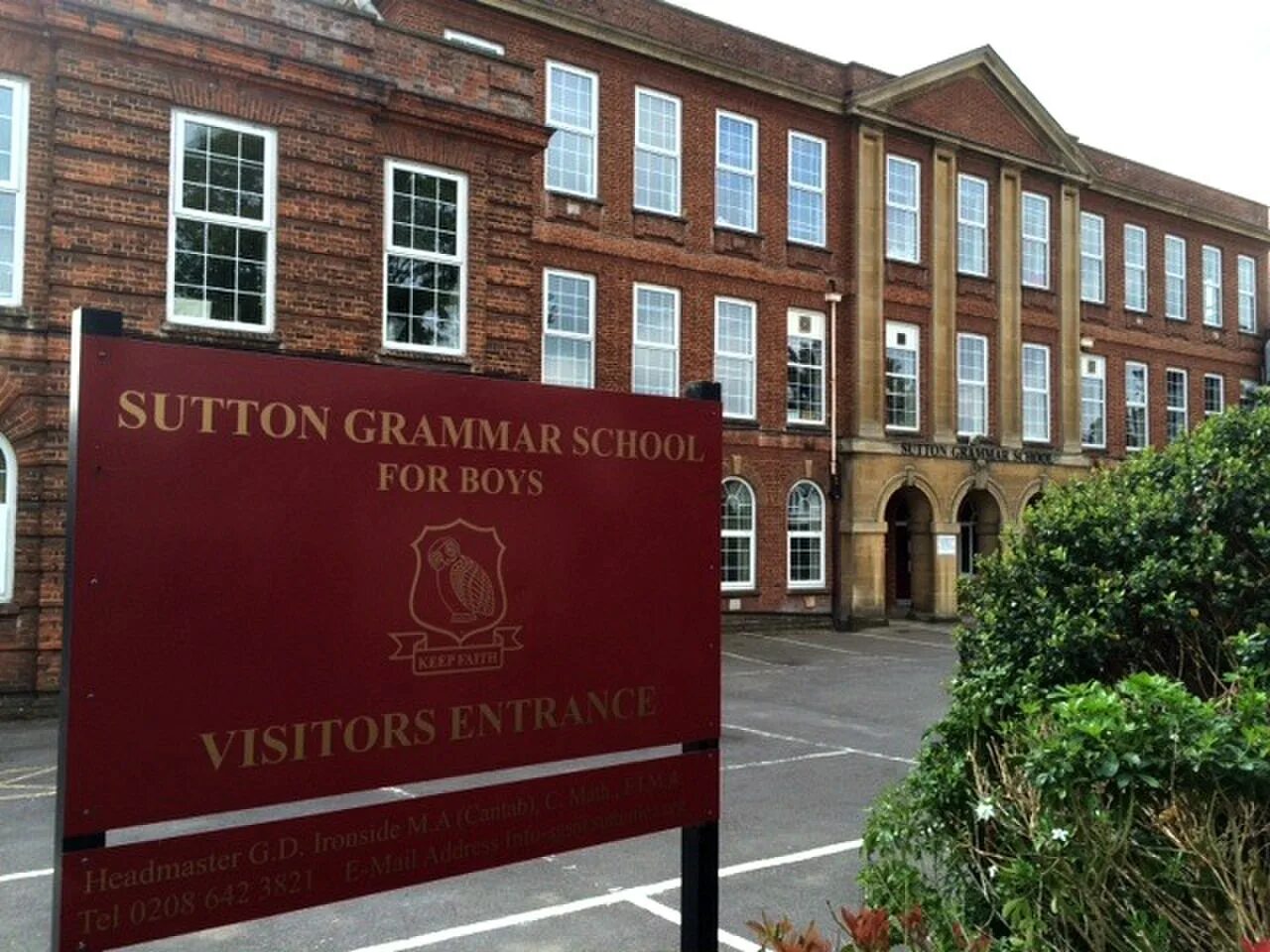 Школа грамматики. Grammar School. Школы для мальчиков в Англии. School Grammar Grammar School. Sutton High School одежда.