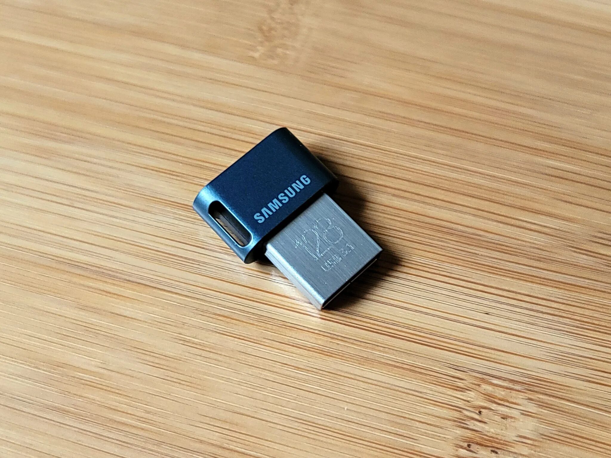 Флешка samsung телефон. Флешка самсунг 256. Samsung Fit Plus 64. Samsung USB 3.1 Flash Drive Fit Plus. USB Flash 256 ГБ Samsung Fit.