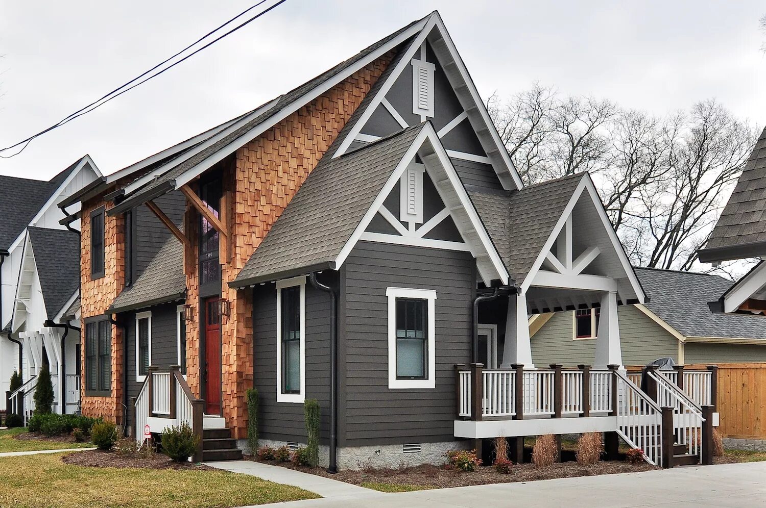 Фасад дома серый с белым. Серый дом. Светло серый фасад дома. Тиккурила винха укко 2690. Серый фасад.