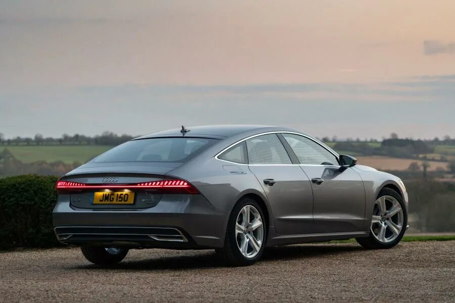 Обзор ауди с7. Audi s7 sportback (2012). Ауди s7 sportback 2021. Audi s7 sportback салон. Ауди s7 sportback 2019.