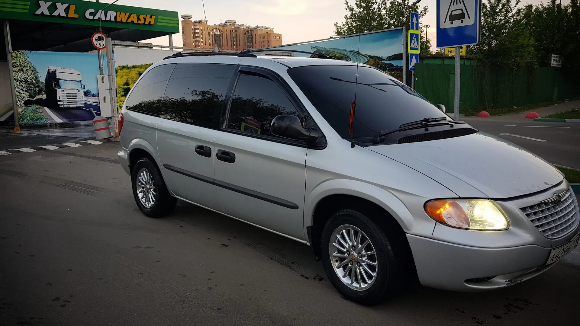 крайслер вояджер 2004. гранд вояджер 4. крайслер гранд вояджер 2001. крайслер гранд вояджер 2005. серебристый крайслер вояджер 4.