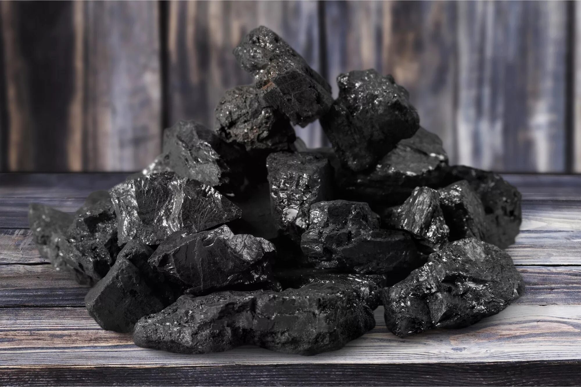 Угля топлива велико уголь. Гидрогенизация каменного угля. Бурый уголь. Уголь лигнит. Фото топливо из угля.