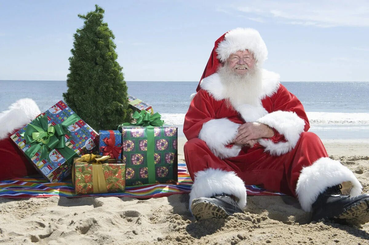 Santa beach. Новый год летом. Santa beach. Новый год в египте. Дед мороз на пляже.