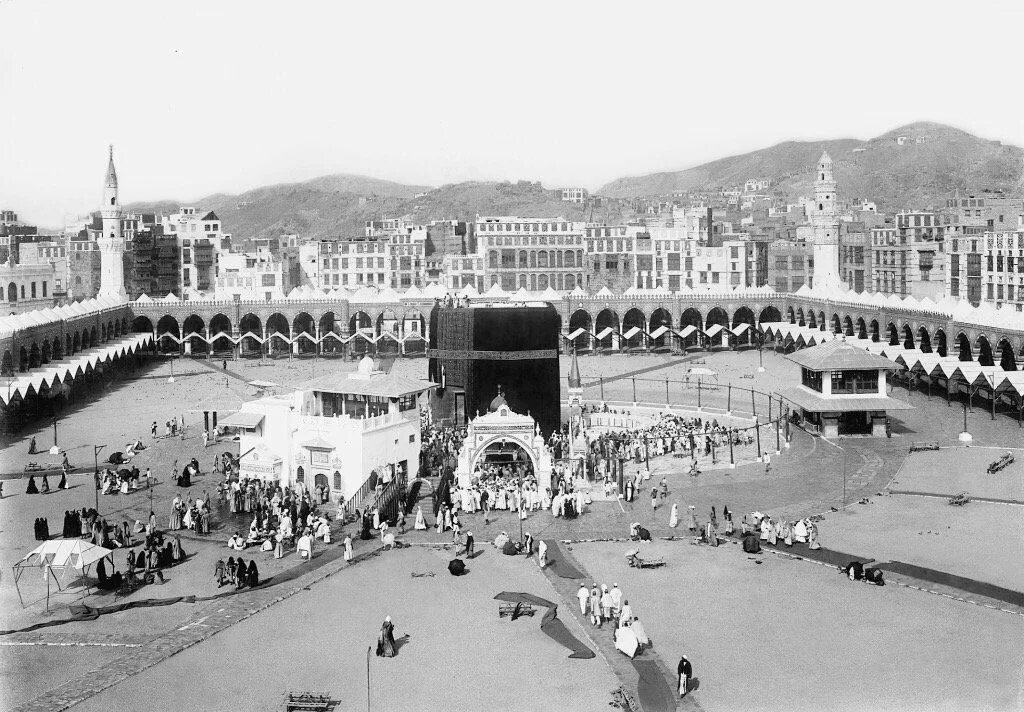 Древняя Мекка Кааба. Мекка Кааба 1800 год. Мекка Кааба 1910 год. Мекка в 19 веке. Завоевание мекки