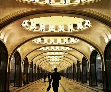 Московский вокзал метро маяковская