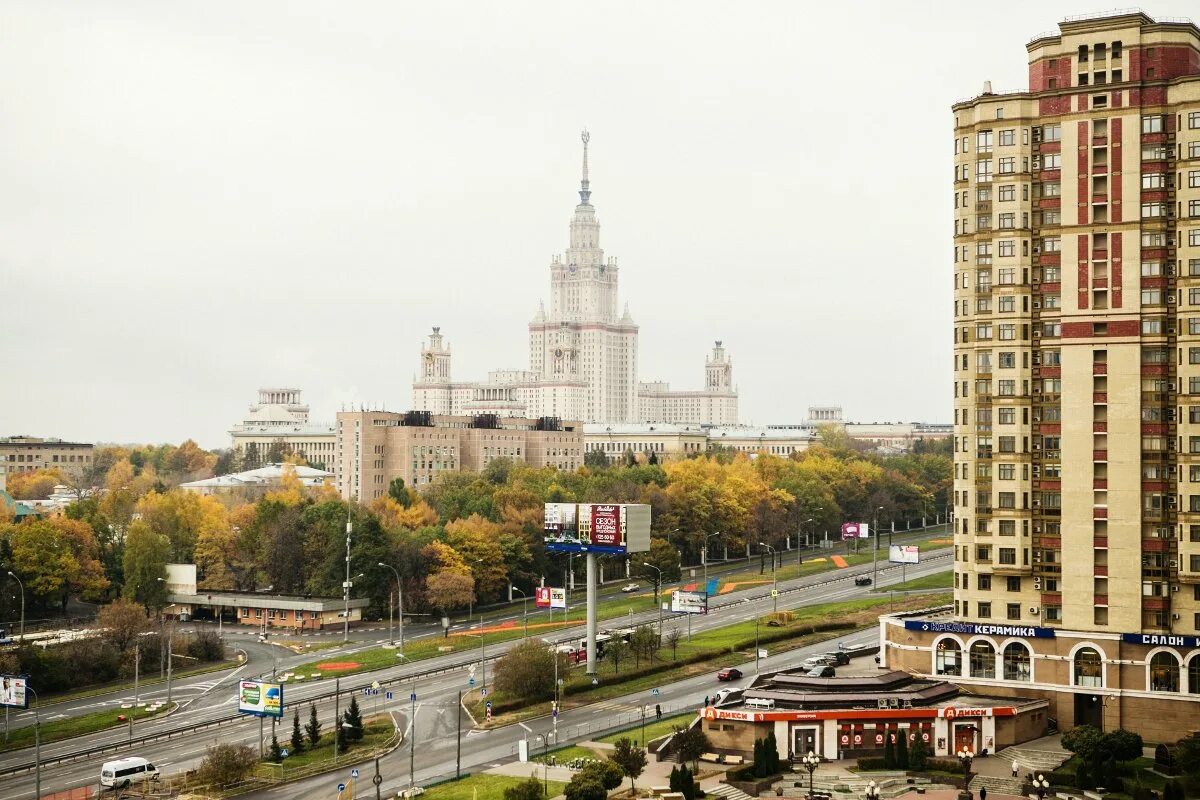 Напротив ц