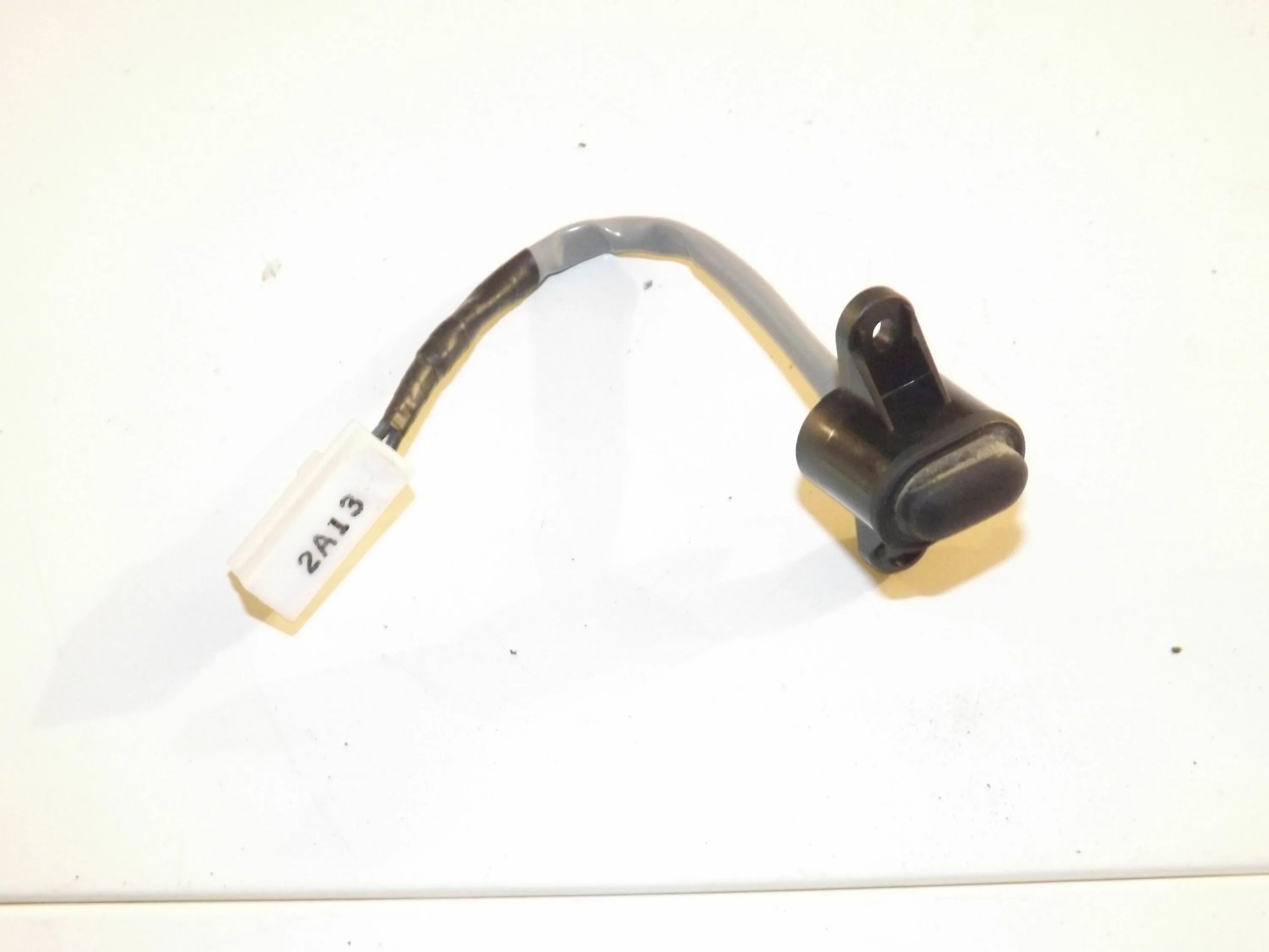 Mazda gg кнопка багажника. Mazda gg кнопка багажника. Mazda 6 2008 кнопка багажника артикул. Кнопка открывания багажника mazda 3. Mazda gg кнопка багажника.