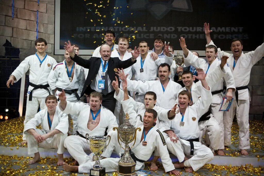 сборная команда по дзюдо. дзюдо чемпион мира. сборная россии по дзюдо 2008 год. сборная россии по дзюдо 2022. путин дзюдо.