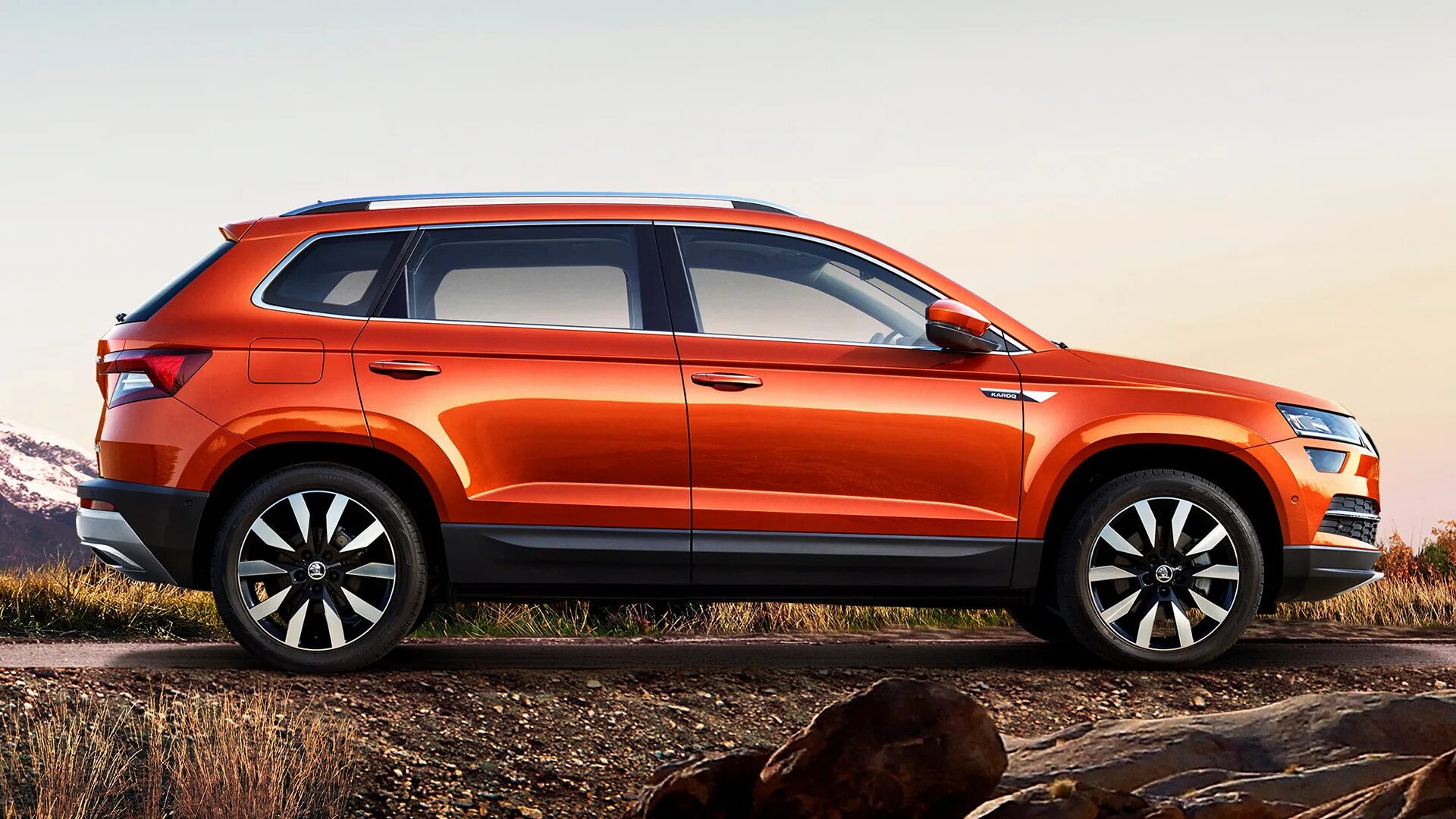 Карок из китая. Skoda karoq 2018. skoda karoq оранжевый. skoda karoq обои. китайский шкода карок.