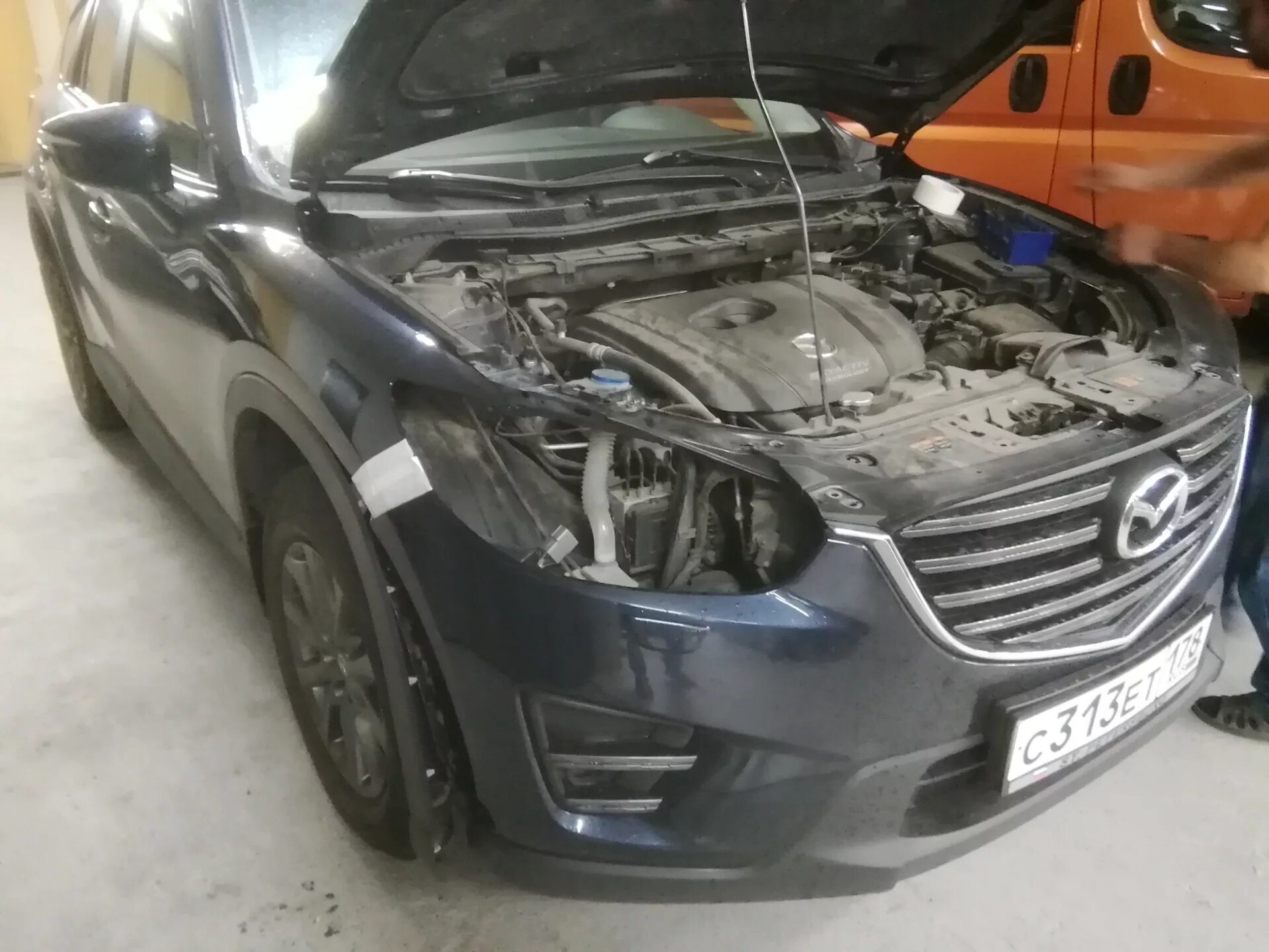 Замена фары без снятия бампера. - Mazda CX-5 (1G), 2,5 л, 2015 года своими рукам