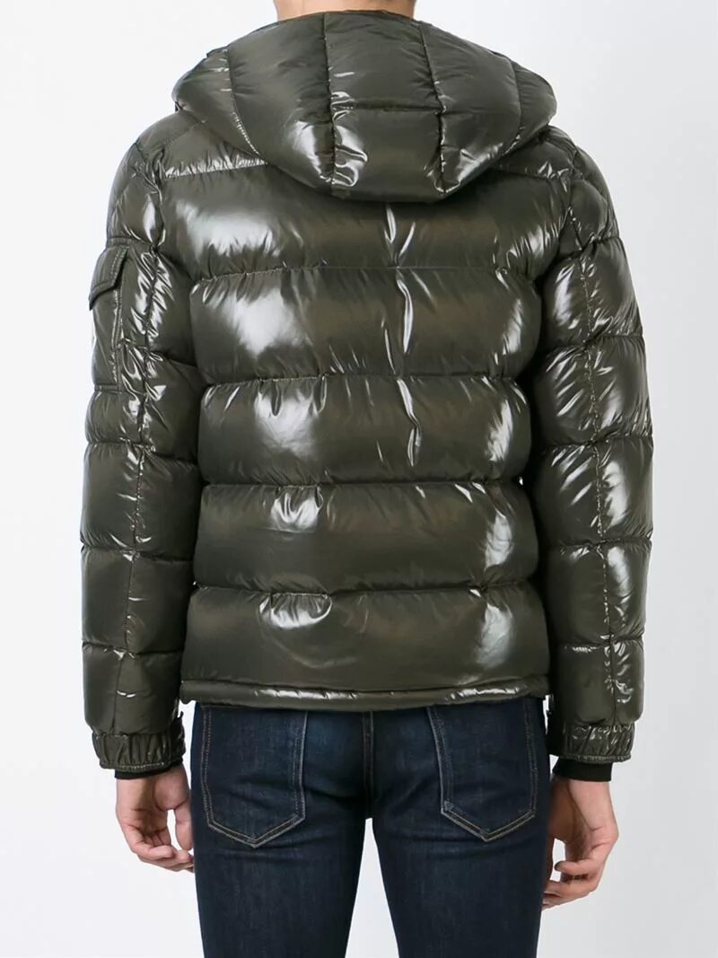 Moncler maya. Moncler maya зеленый. moncler maya мужской пуховик. куртка moncler maya мужская. moncler green jacket for men.