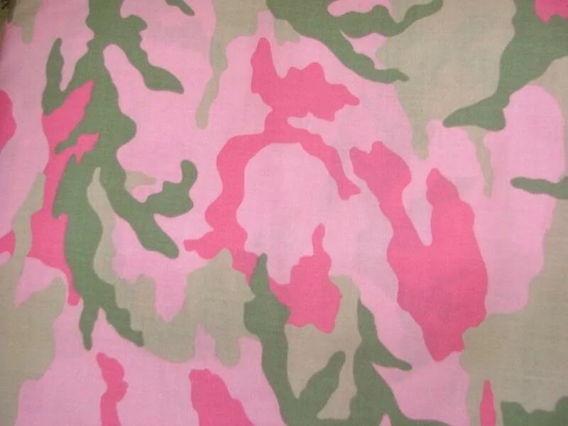Розовый камуфляж форма. Красный камуфляж. Камуфляж 2023. Военная форма. Befree камуфляж платье.